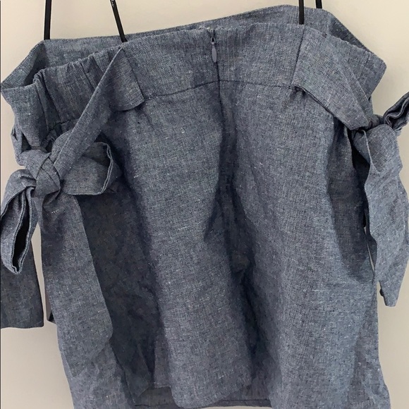 NWT Lulus off the shoulder top - Picture 3 of 3